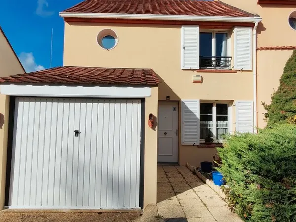 Maison familiale de 100 m² sur 250 m² de terrain — Saint-Germain-lès-Arpajon (91) à 2 minutes du RER