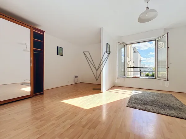 Studio à la lisière de 'la campagne à Paris'