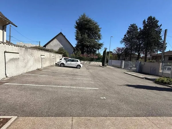 Stationnement Location Meyzieu   49€