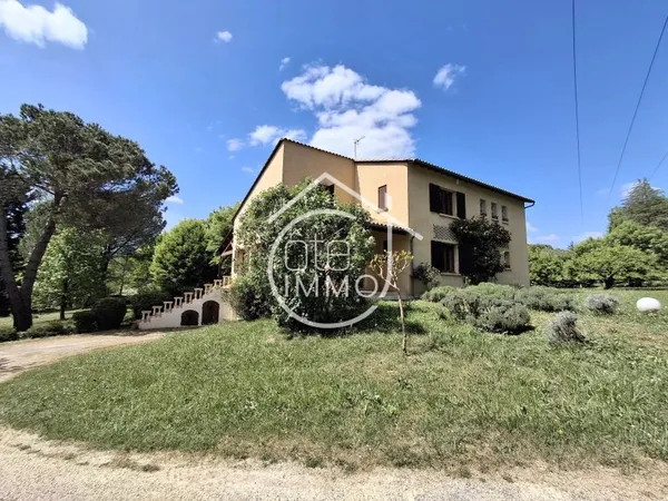 LEMBRAS : Superbe maison de 220m² avec vue sur étang