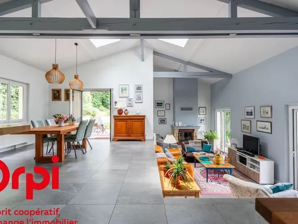 Maison 5 pièces 223 m²