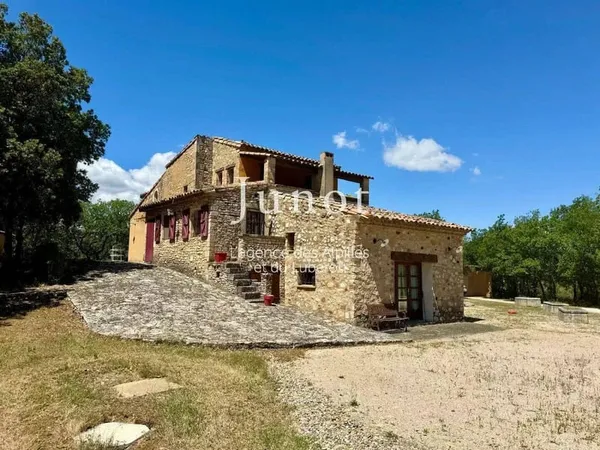Mas provençal 6 pièces 130 m²