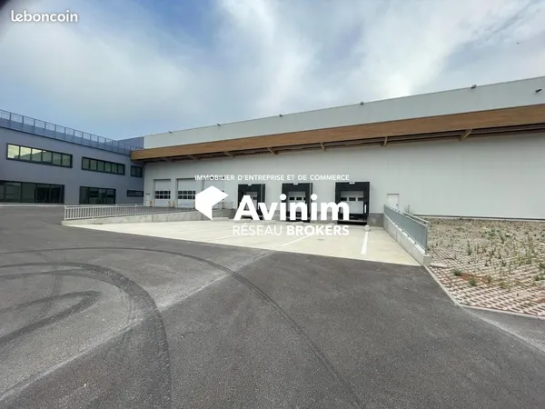 Local 3269 m² Tremblay-en-France