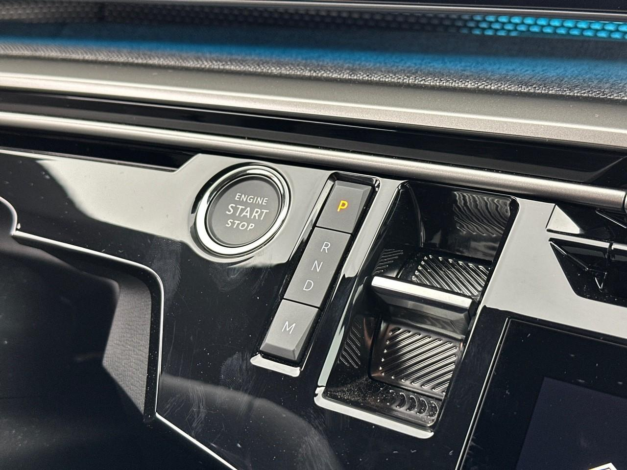 Peugeot 3008 hybrid 145 e-dcs6 gt — photo 26