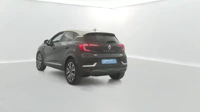 Renault Captur e-tech plug-in 160 — photo 30