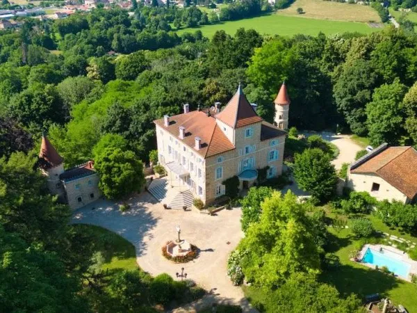 Château 18 pièces 1000 m²