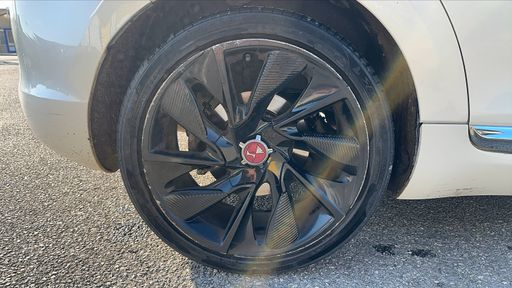 DS DS5 2.0 BlueHDi 180 EAT6 - Performance Line – 2018 – 181500 km – Diesel – Boîte Automatique — photo 24