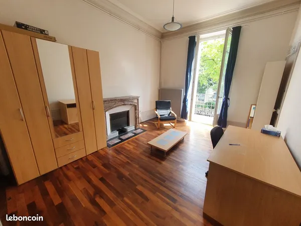 Chambre meublée 23m² dans colocation plein centre Grenoble