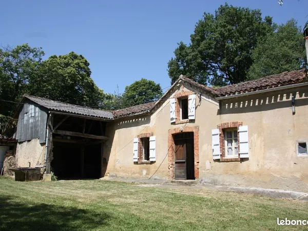 Maison de Campagne avec Terrain de 10440m²