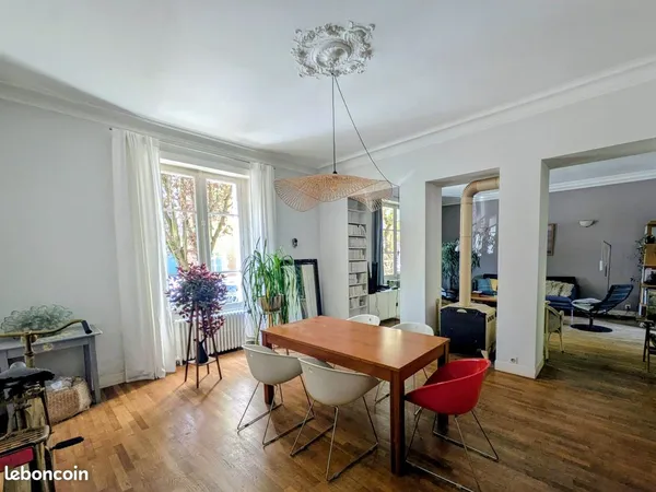 Propriété 6 pièces 162 m²