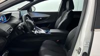 Peugeot 3008 HYBRID 225ch GT e-EAT8 — photo 12