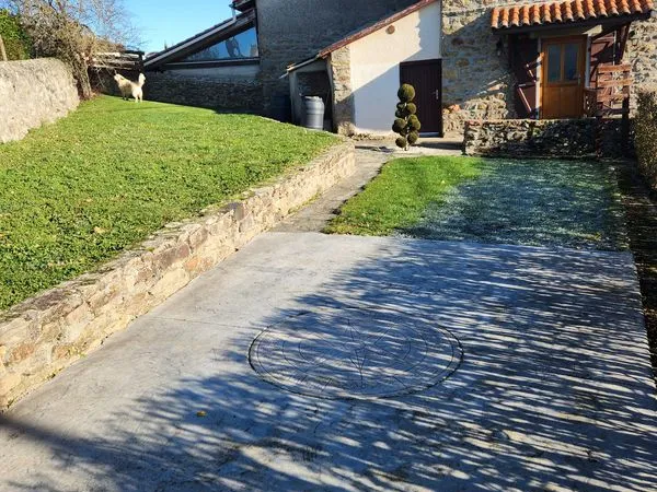 A louer - Charmante maison de village à Pomeys (69590)