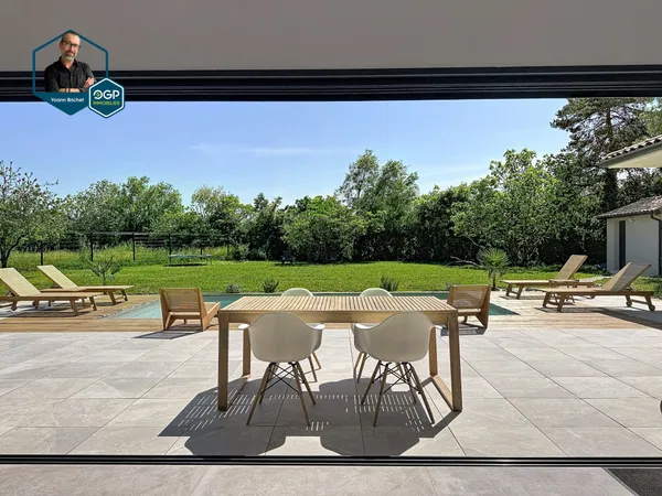 Maison T5 160 m² avec piscine Rt 2012