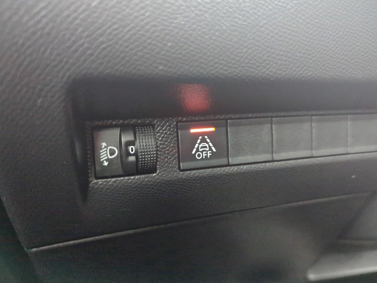 Peugeot 208 puretech 100 s&s bvm6 active — photo 22