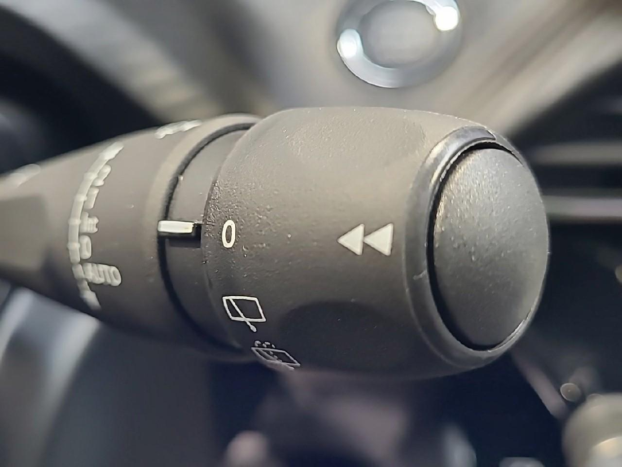 Peugeot 2008 hybrid 145 e-dcs6 allure — photo 21
