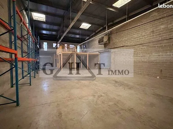 A LOUER 375 M² ENTREPOT BUREAUX A DRANCY