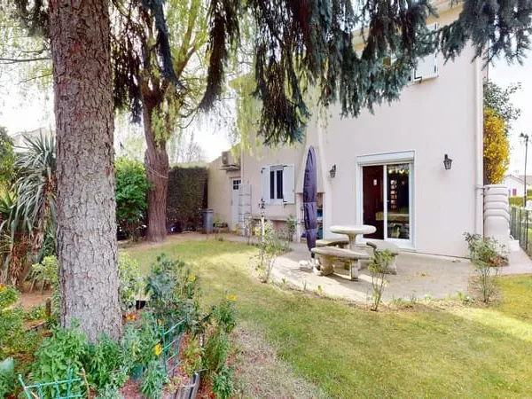 BELLE MAISON FAMILIALE INDIVIDUELLE 6P - 4CH