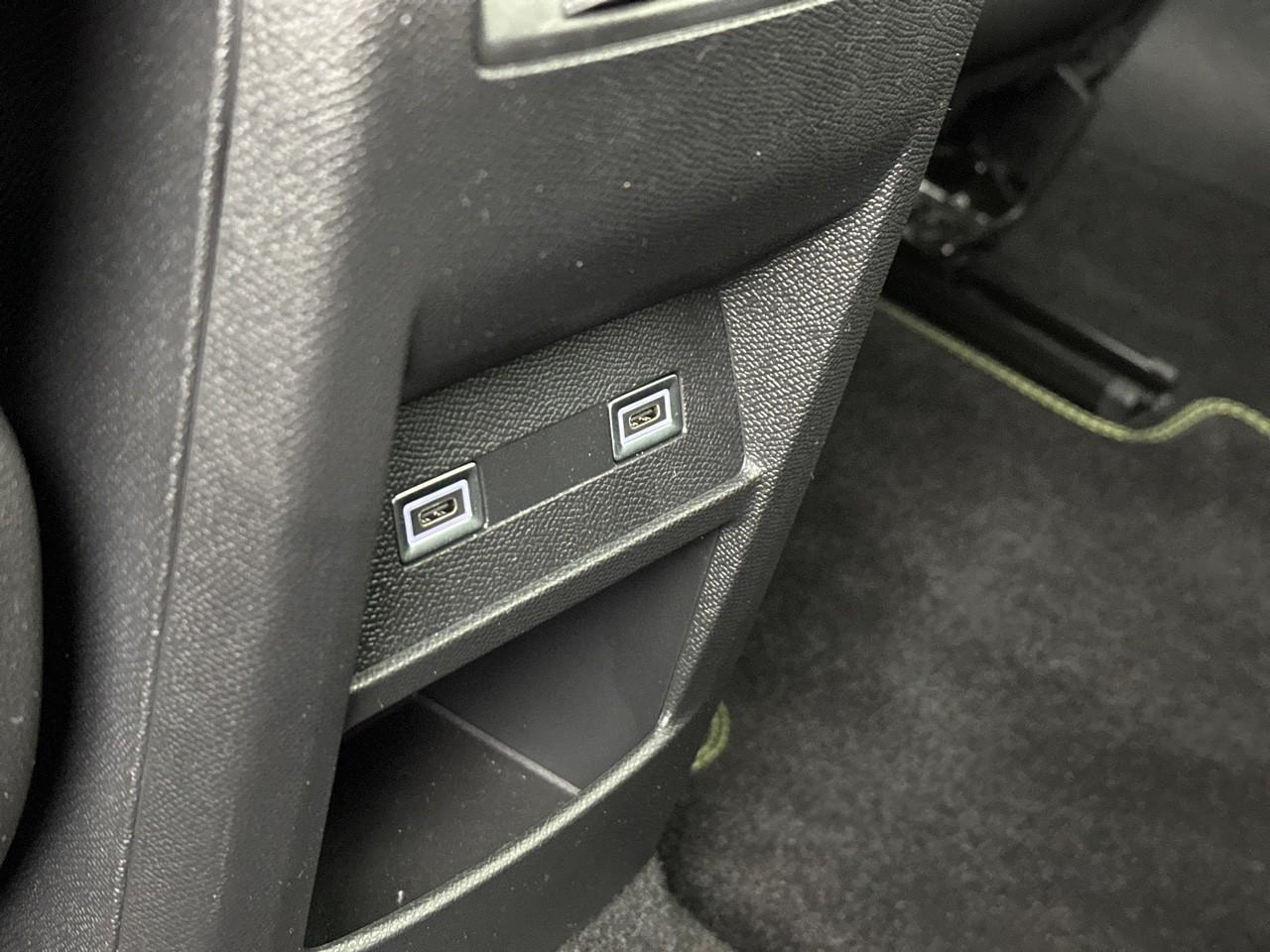 Peugeot 408 phev 180 e-eat8 gt — photo 38