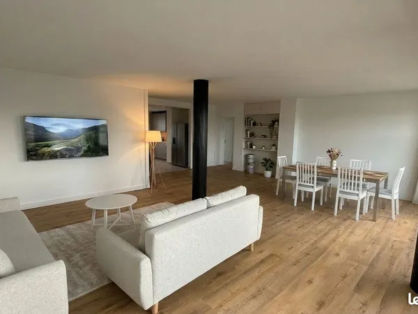 Appartement 7 pièces 221 m²