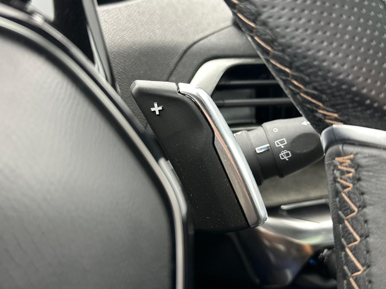 Peugeot 5008 puretech 130ch s&s eat8 gt — photo 18