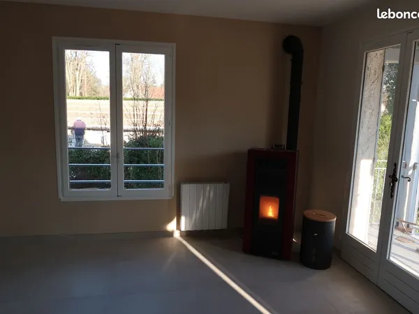 Maison rénovée avec sous-sol complet - Arbonne-la-Fôret