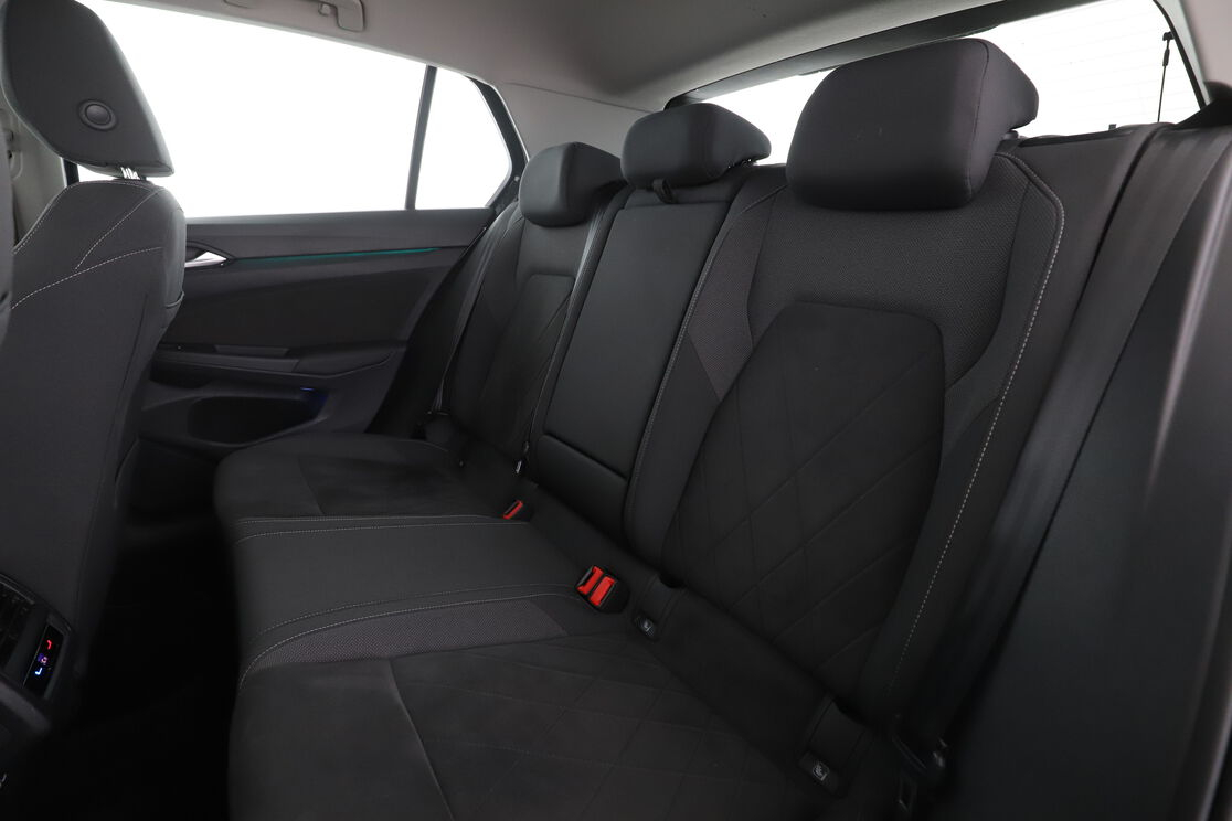 Volkswagen Golf VIII 1.4 Hybrid Rechargeable OPF Style DSG6 — photo 16