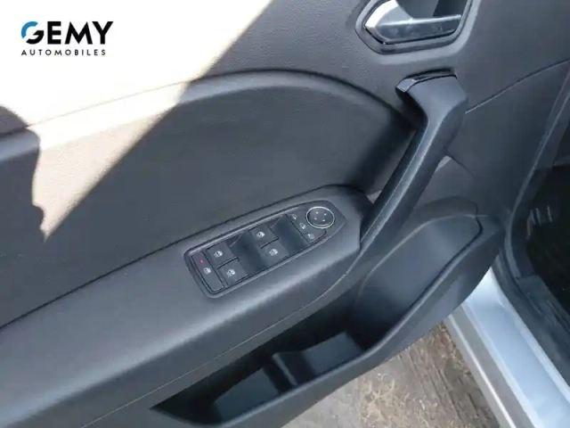 Renault Captur tce 90 — photo 15