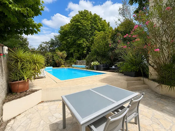 Maison 9 pièces 212 m²