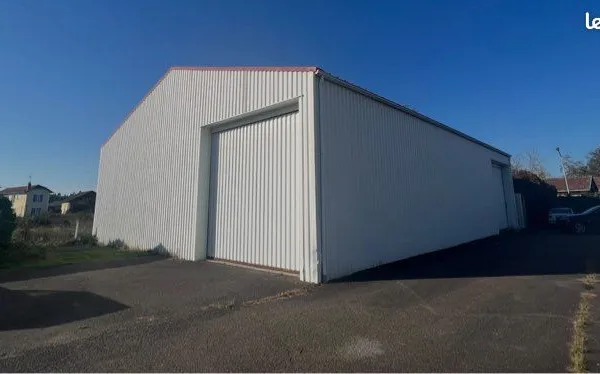 Hangar 300m2 à louer Rion des Landes