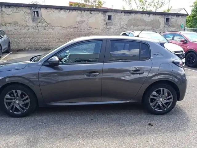 Peugeot 208 puretech 100 s&amp;s bvm6 — photo 4
