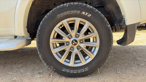 Mitsubishi L200 2.4 DI-D 181 4WD - Intense Connect – 2018 – 165157 km – Diesel – Boîte Manuelle — photo 12