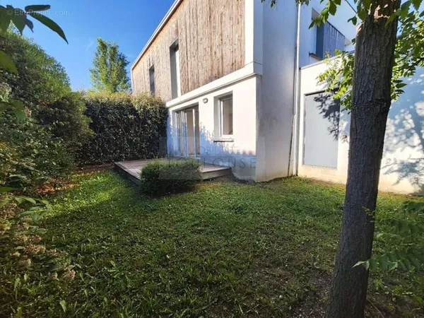 Maison familiale T5 duplex  97 m²  Jardin, terrasse, garage  Balma