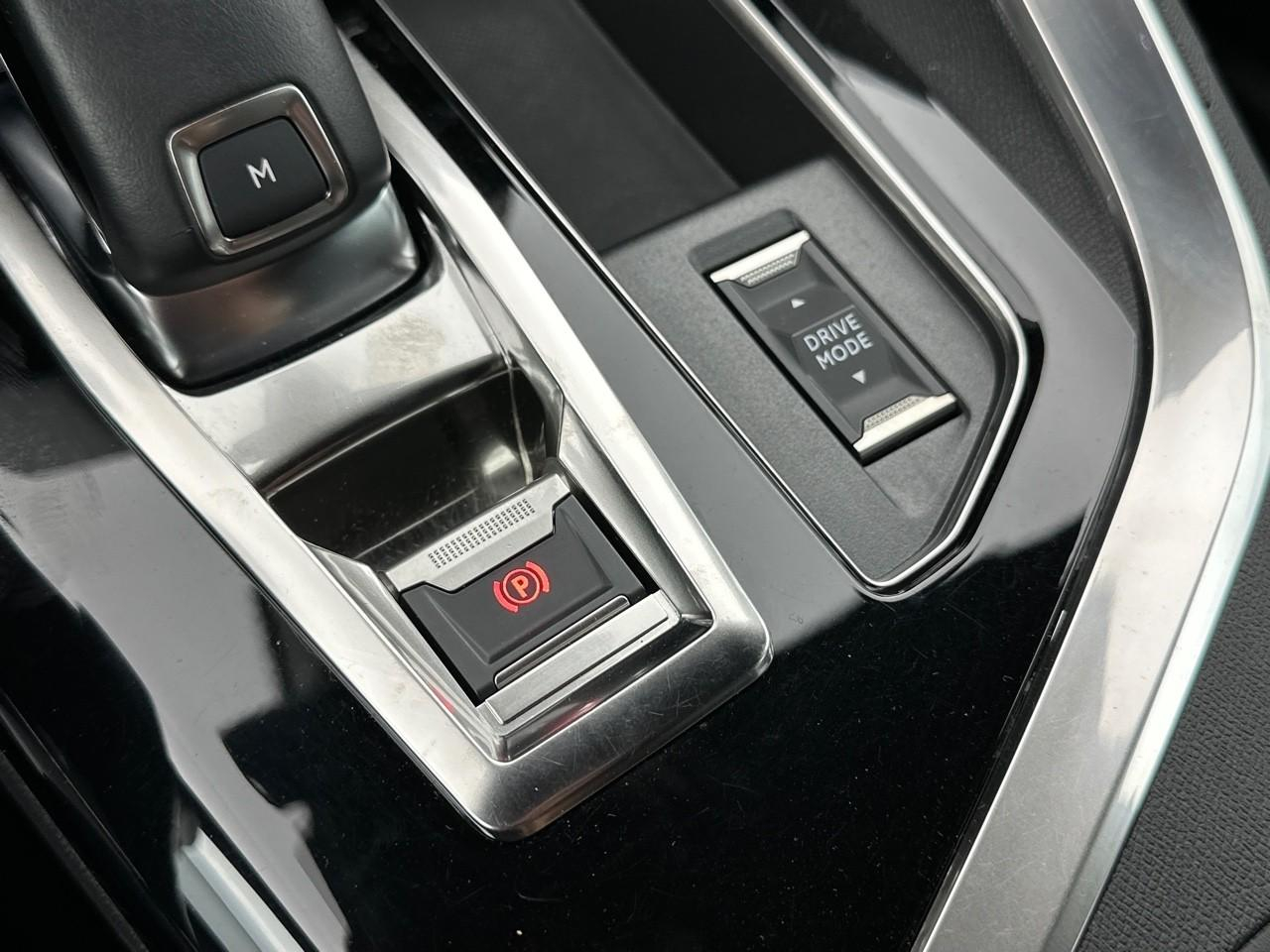 Peugeot 3008 puretech 130ch s&s eat8 allure pack — photo 31