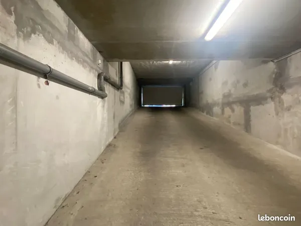 À louer - place de parking privative en sous-sol - Ferney Voltaire