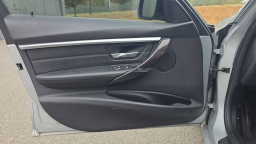 BMW Serie 3 330e 252 BVA8 - Luxury – 2016 – 152763 km – Hybride rechargeable – Boîte Automatique — photo 47