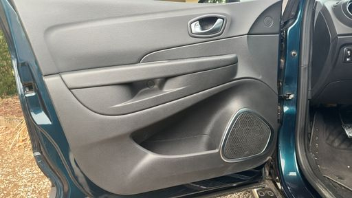 Renault Captur 1.2 TCe 120 Energy - Intens – 2018 – 48768 km – Essence – Boîte Manuelle — photo 33