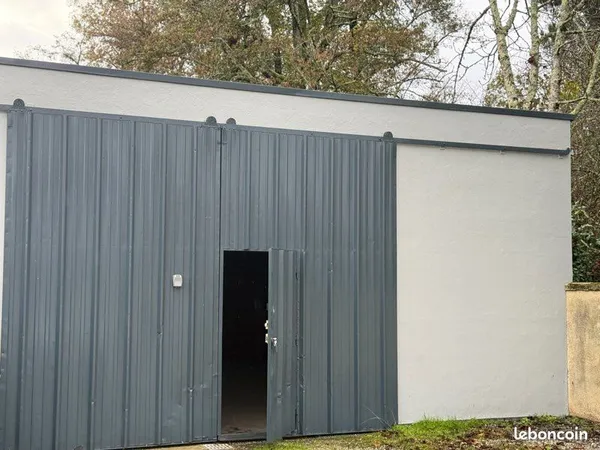Garage pour artisans ou stockage uniquement