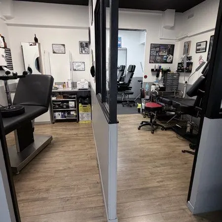 Cession droit au bail tatouage et piercing local commercial zone touristique Canet