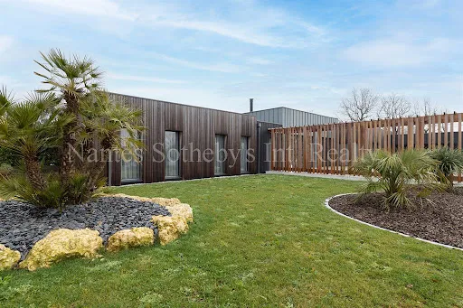 Maison 5 pièces 239 m²