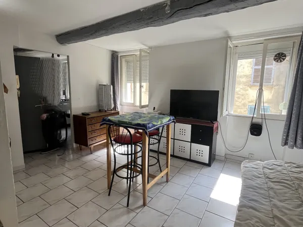 Toulon, Pont du Las, T1, 28,20M2 , vendu loué. DPE C