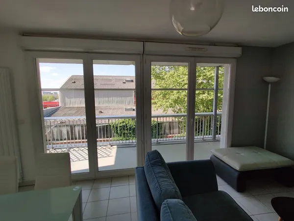 T2 Meublé 50 m² - 3e & Dernier étage plein Sud - Balcon filant - Parking sécurisé - Tram C & Gare St