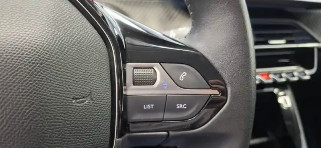 Peugeot 208 puretech 100 s&amp;s bvm6 — photo 100