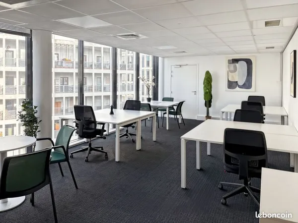 Bureau privé à louer pour 5 personnes à LYON, Gerland