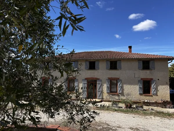 Un DOMAINE RARE avec vue EXCEPTIONNELLE