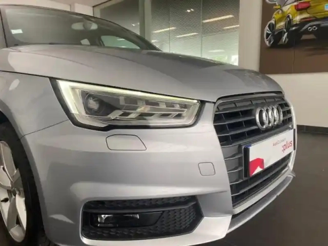 Audi A1 sportback 1.0 tfsi 95ch ultra metropolitan s tronic 7 — photo 4
