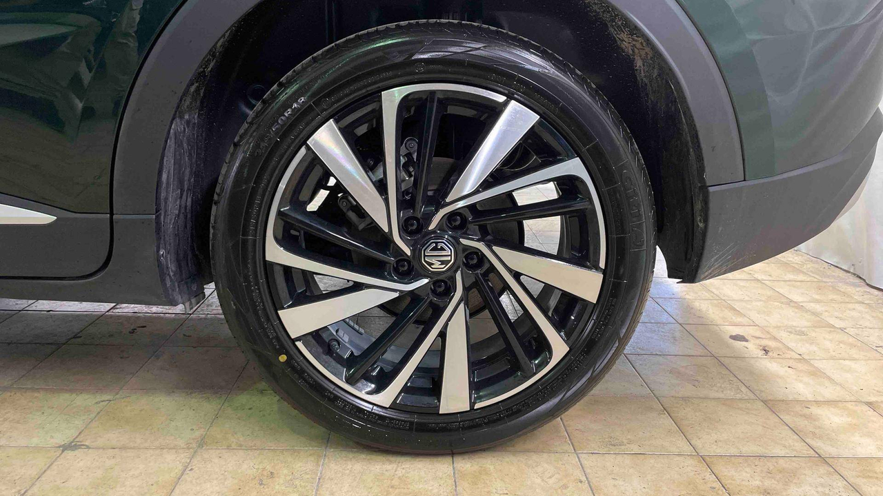 MG ZS 1.5 L Hybrid+ 197 ch — photo 24