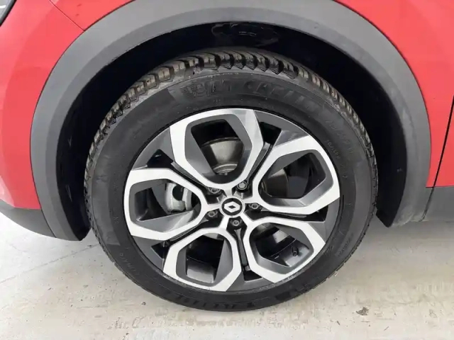 Renault Captur e-tech 145 - 21 — photo 28