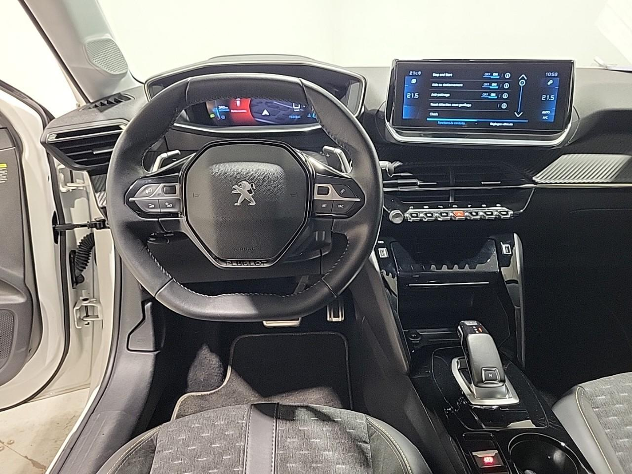 Peugeot 208 puretech 100 s&s eat8 roadtrip — photo 12