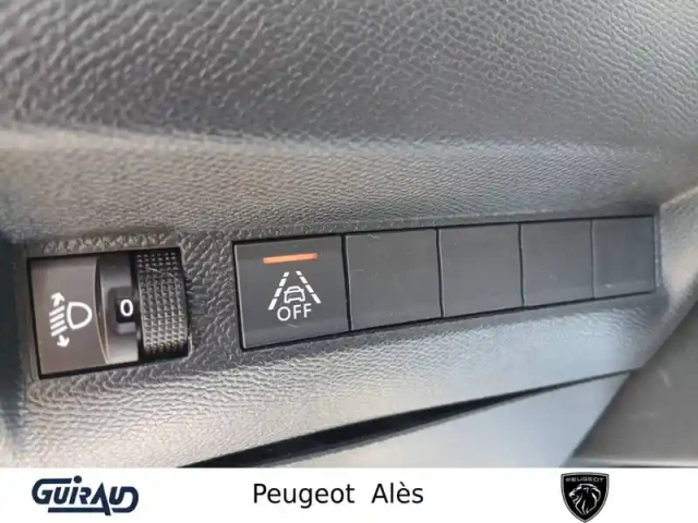 Peugeot 208 electrique 50 kwh 136ch — photo 15