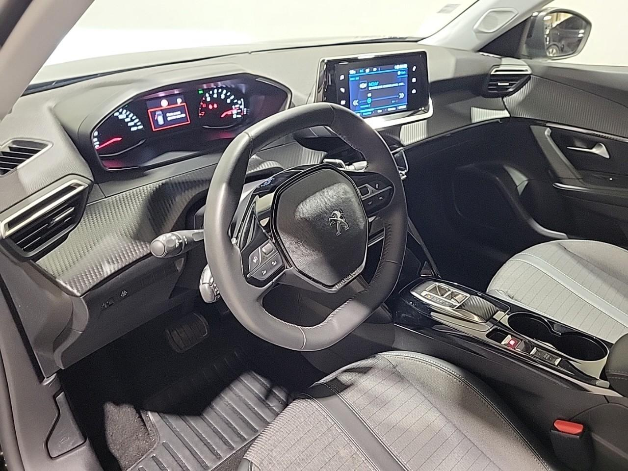 Peugeot 2008 bluehdi 130 s&s eat8 allure — photo 9